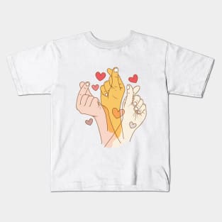 Finger heart Kids T-Shirt